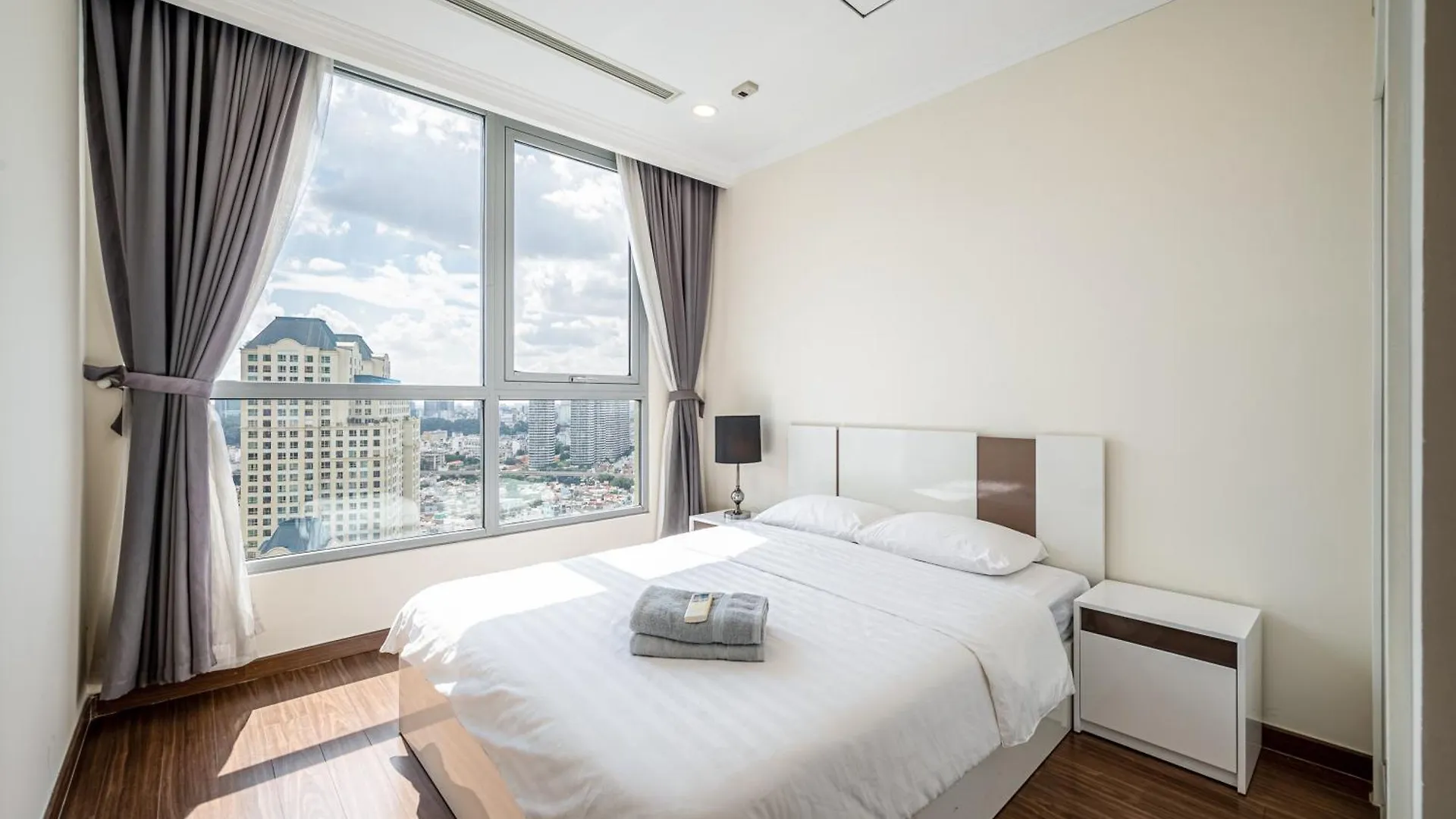 Vinhomes Residences Luxury Suite Ho Chi Minh City Aparthotel